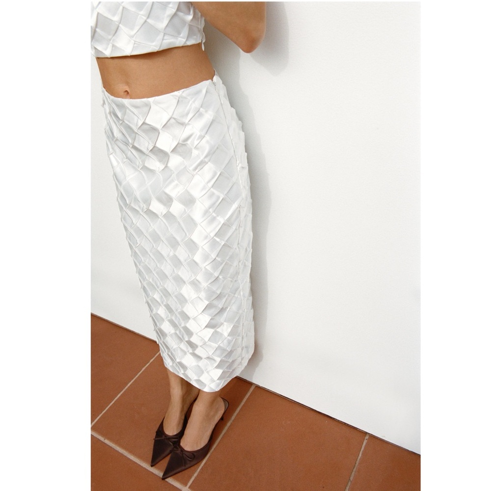 Zara DIAMOND SATIN EFFECT MIDI SKIRT - Picture 5 of 8